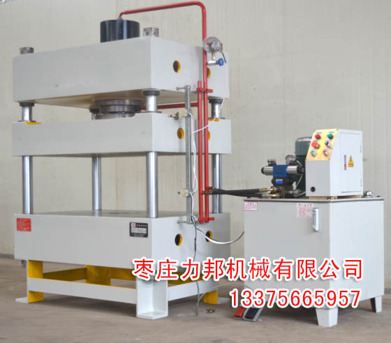 枣庄撸撸网站视频双瓮化粪池液压机实物展示