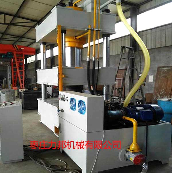 撸撸网站视频500吨油压机实物图