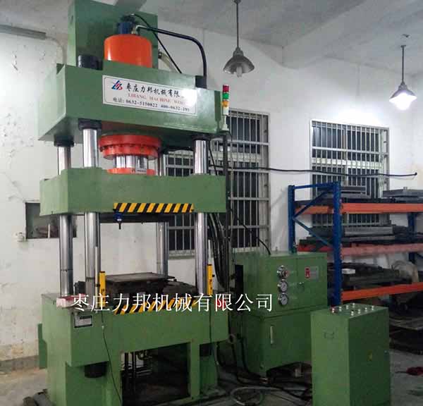 撸撸网站视频500吨油压机正面图